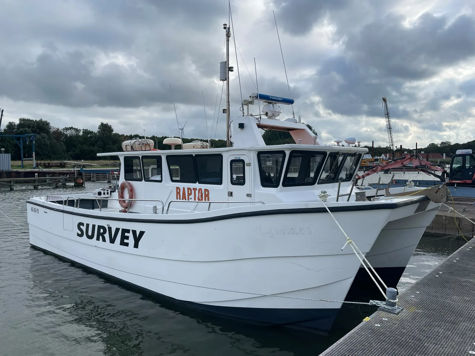 Surveyvaartuig Raptor van Noord-Survey